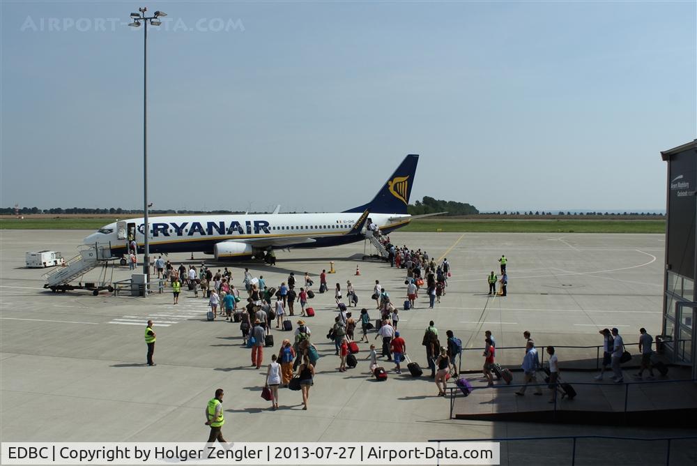 EDBC Airport - New passengers embark.....