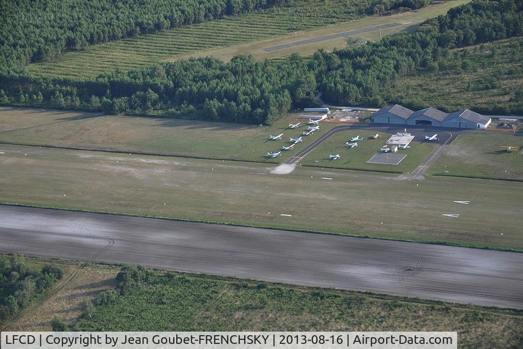 Andernos-les-Bains Airport, Andernos-les-Bains France (LFCD) - Aéroclub
