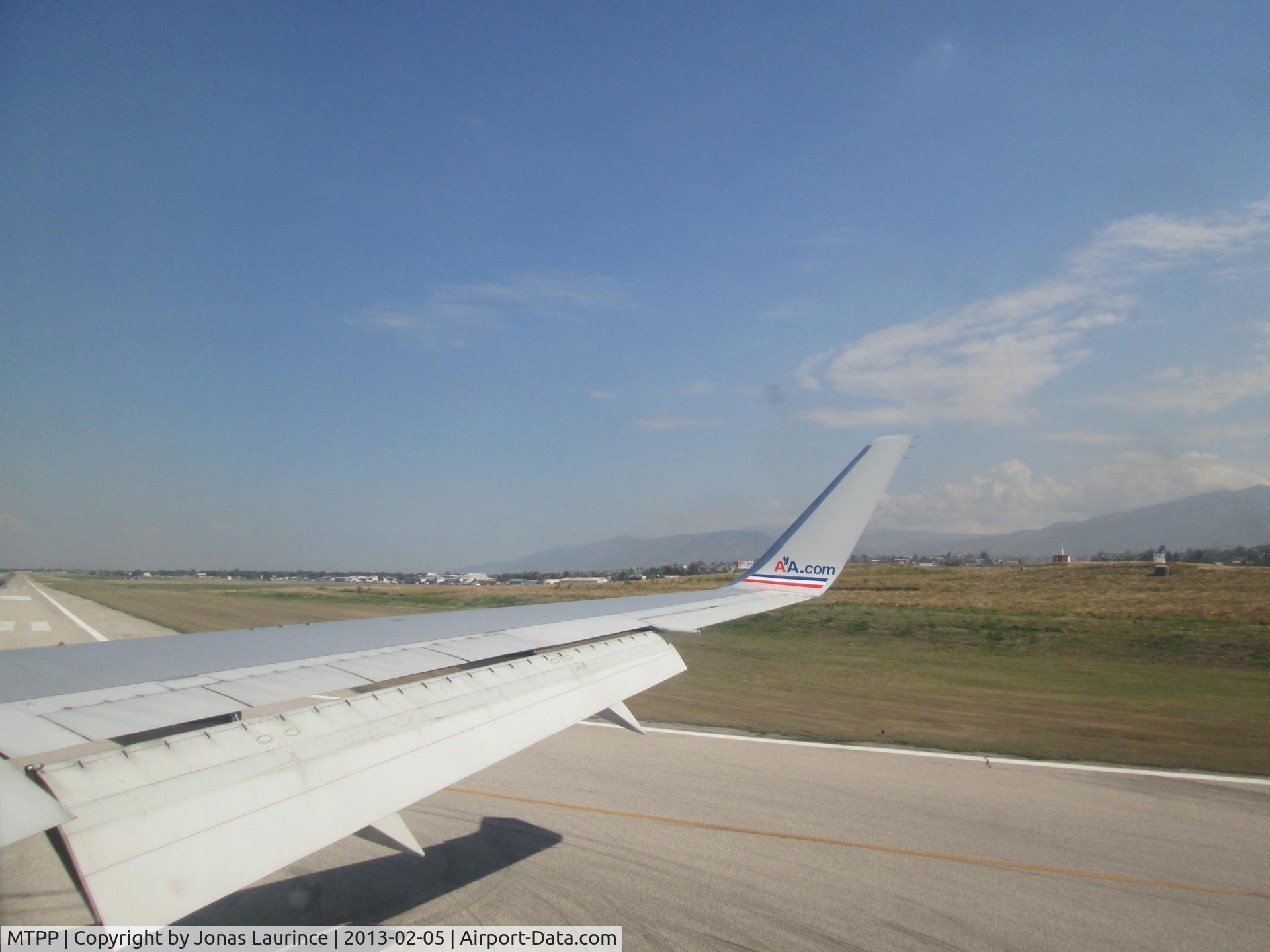 Port-au-Prince International Airport (Toussaint Louverture Int'l), Port-au-Prince Haiti (MTPP) - AA landing at the tarmac of the Toussaint Louverture International Airport of Port-au-Prince