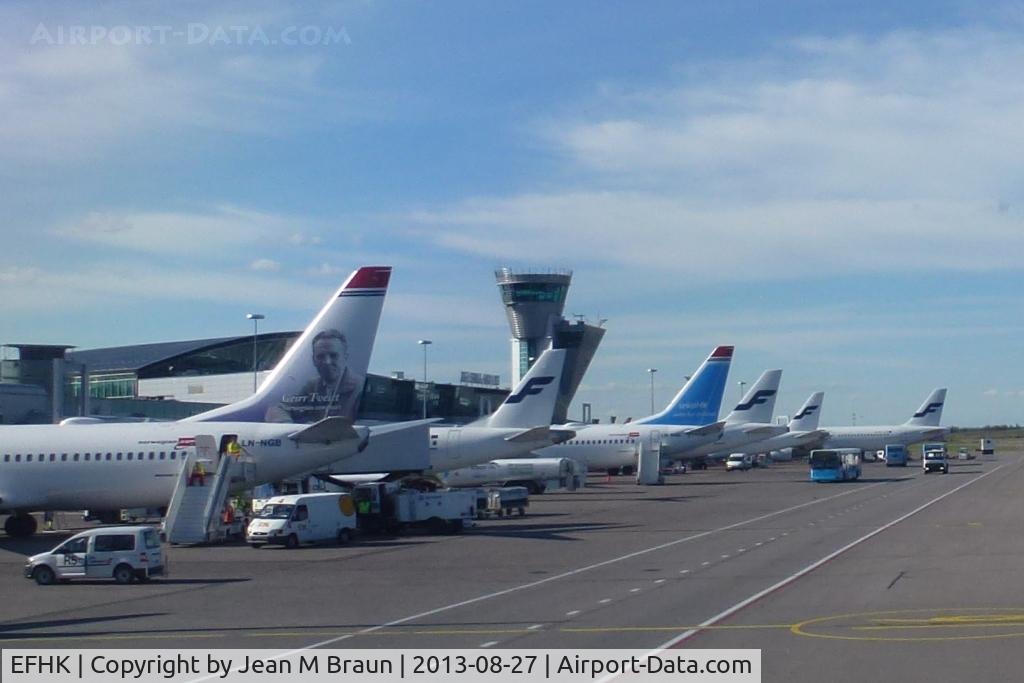 Helsinki-Vantaa Airport, Vantaa Finland (EFHK) - On a beautiful sunny day ........Helsinki's top modern airport with lots of good spots to take airplane photos.