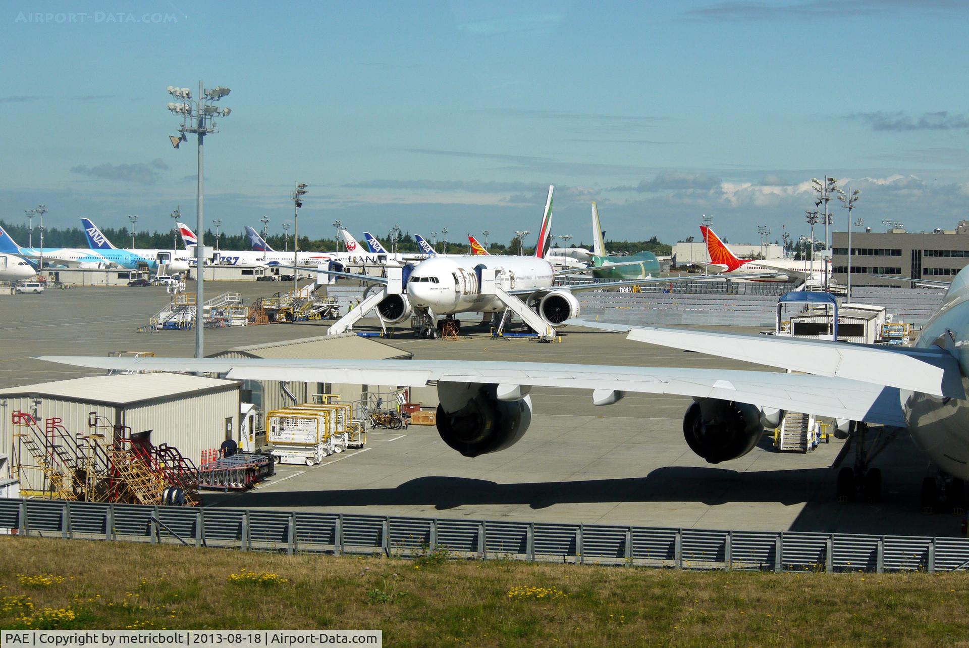 Snohomish County (paine Fld) Airport (PAE) - B777 at Everett