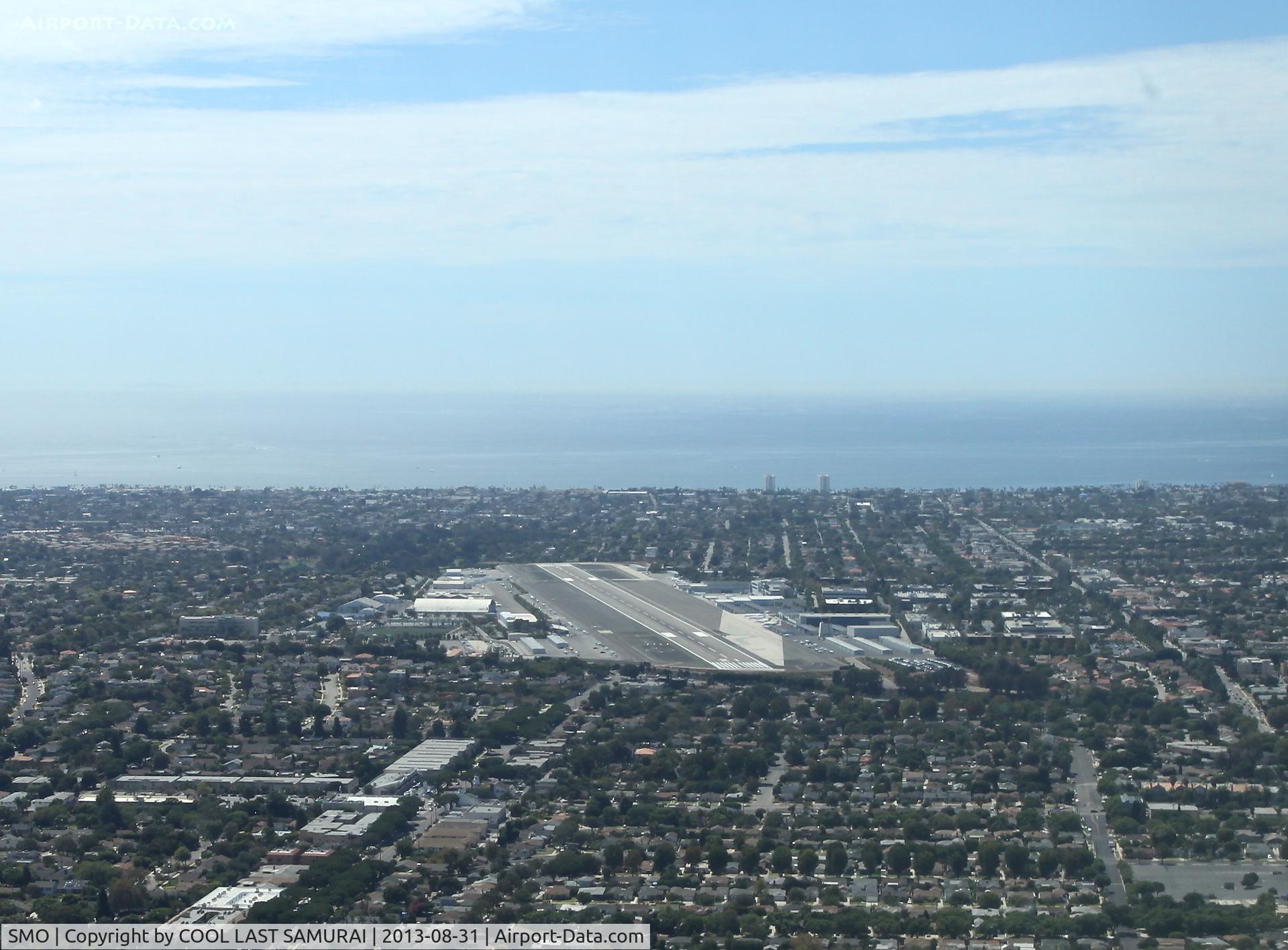 Santa Monica Municipal Airport (SMO) - Santa Monica Airport Rwy21 modified straight in over Fwy10