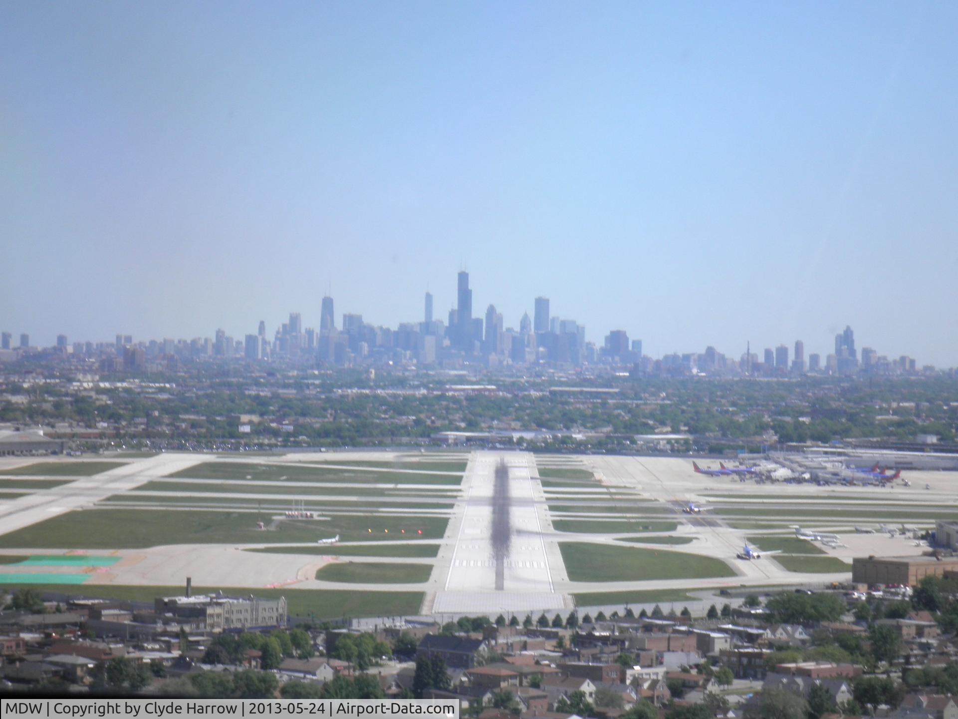 Chicago Midway International Airport (MDW) - On final into MDW