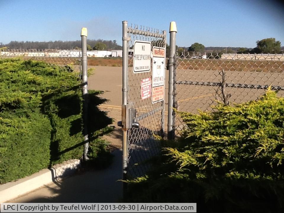Lompoc Airport (LPC) - Security is not very tight here, this is open access gate next to the Comfort Inn.