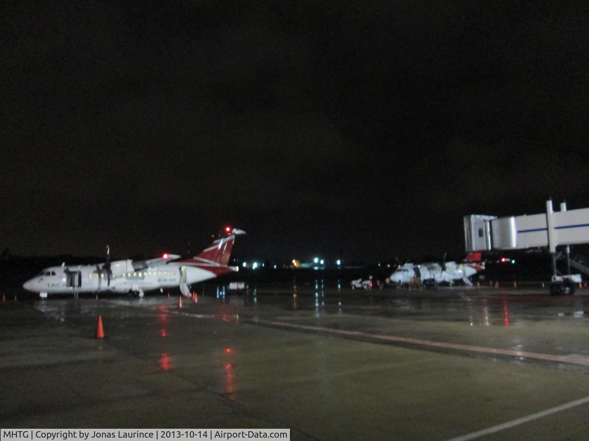 Toncontín International Airport, Tegucigalpa Honduras (MHTG) - TACA aircraft at the tarmac of the Tocotin International Airport of Tegugigalpa!