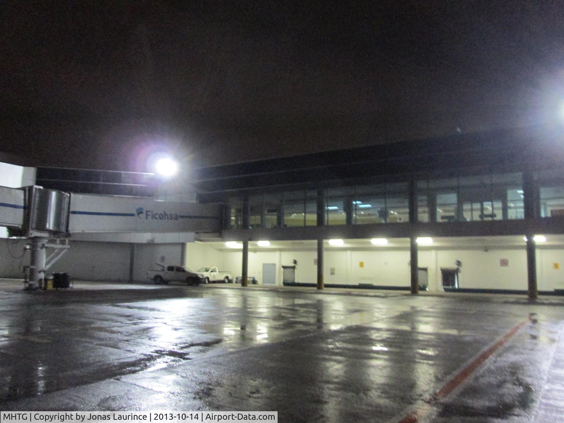 Toncontín International Airport, Tegucigalpa Honduras (MHTG) - View of the Tocotin International Airport of Tegucigalpa!