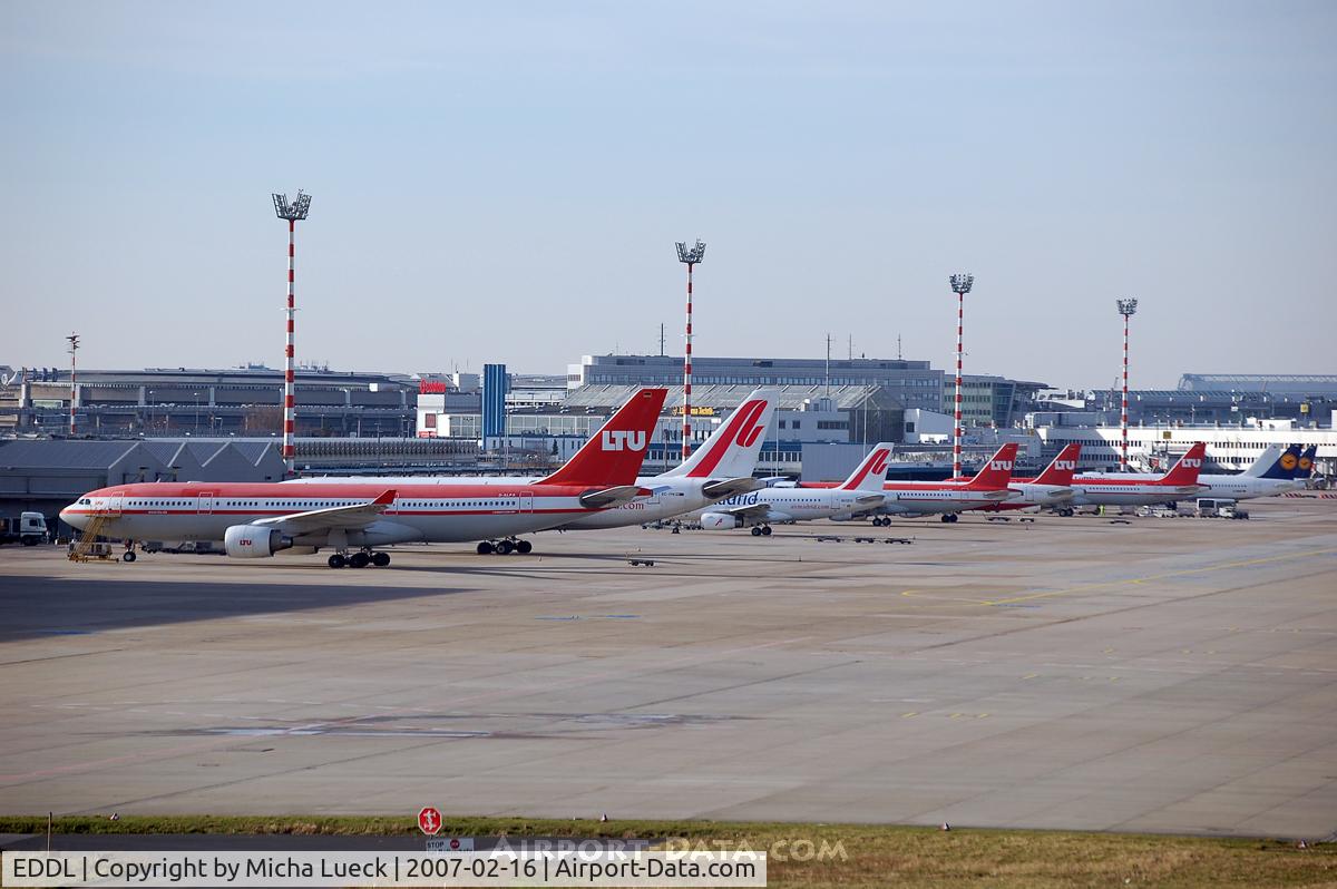 Düsseldorf International Airport, Düsseldorf Germany (EDDL) - Great line-up at Düsseldorf