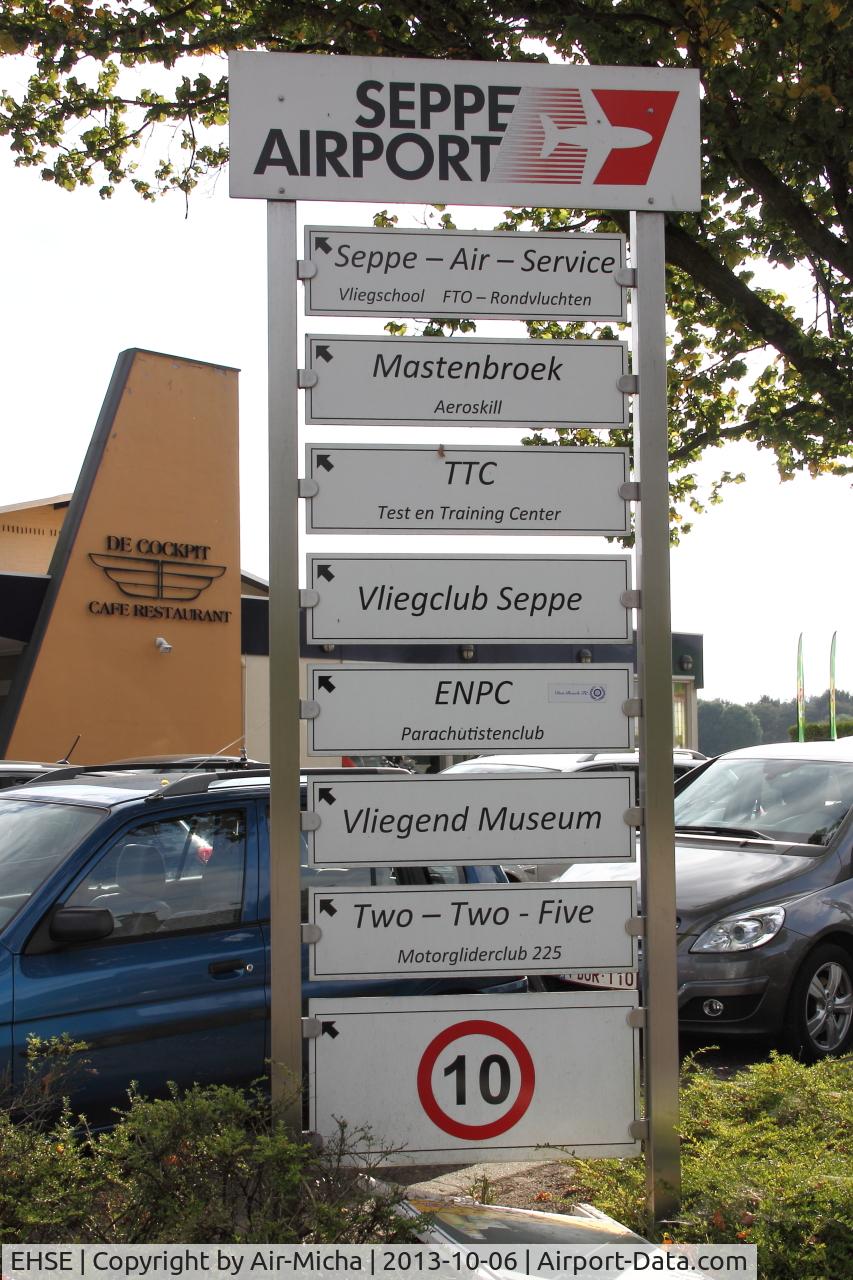 Seppe Airport, Hoeven Netherlands (EHSE) - Information Panel !