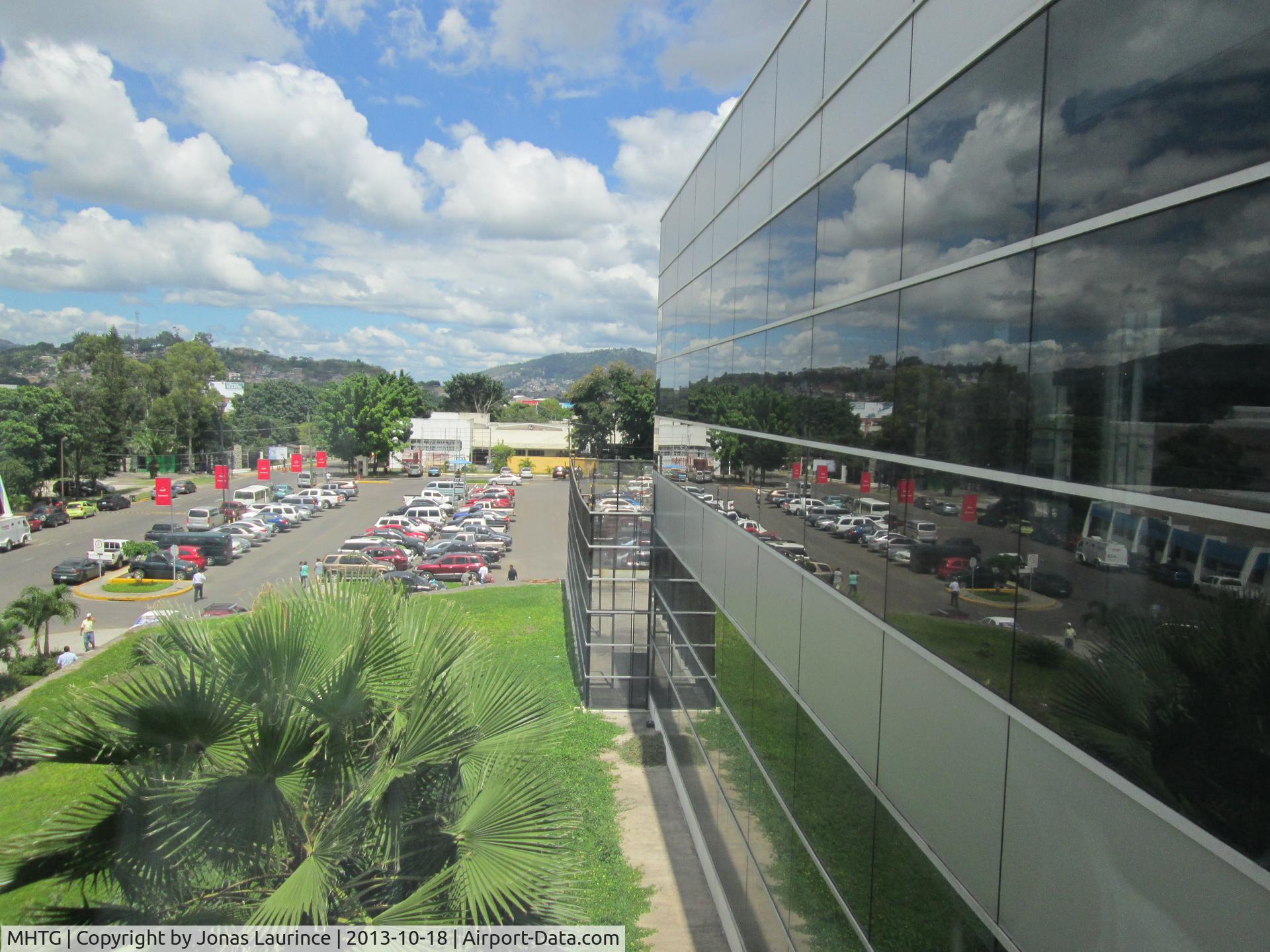Toncontín International Airport, Tegucigalpa Honduras (MHTG) - View of the exterior of the Toncontin International Airport of Tegucigalpa, from the interior of the Airport