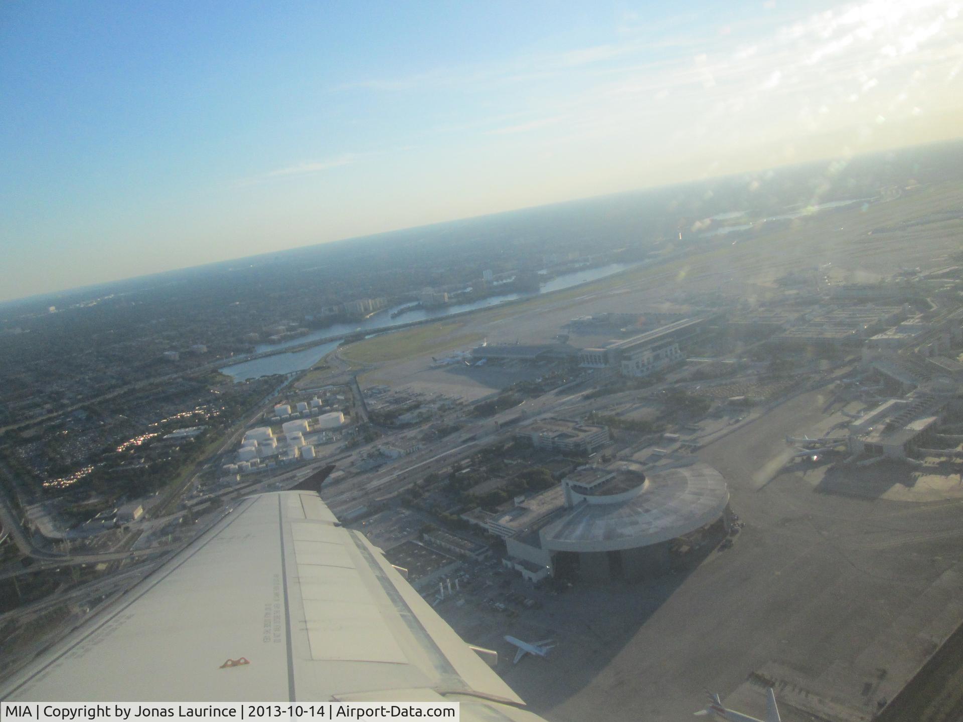 Miami International Airport (MIA) - Aerial view of the Miami International Airport (MIA) from the TACA Aircraft flight TA 311 to El Salvador