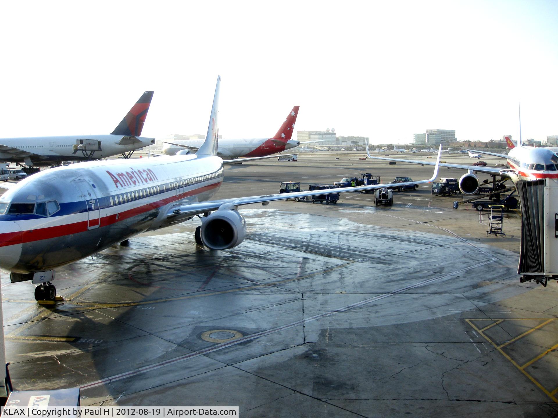 Los Angeles International Airport (LAX) - A morning at LAX 