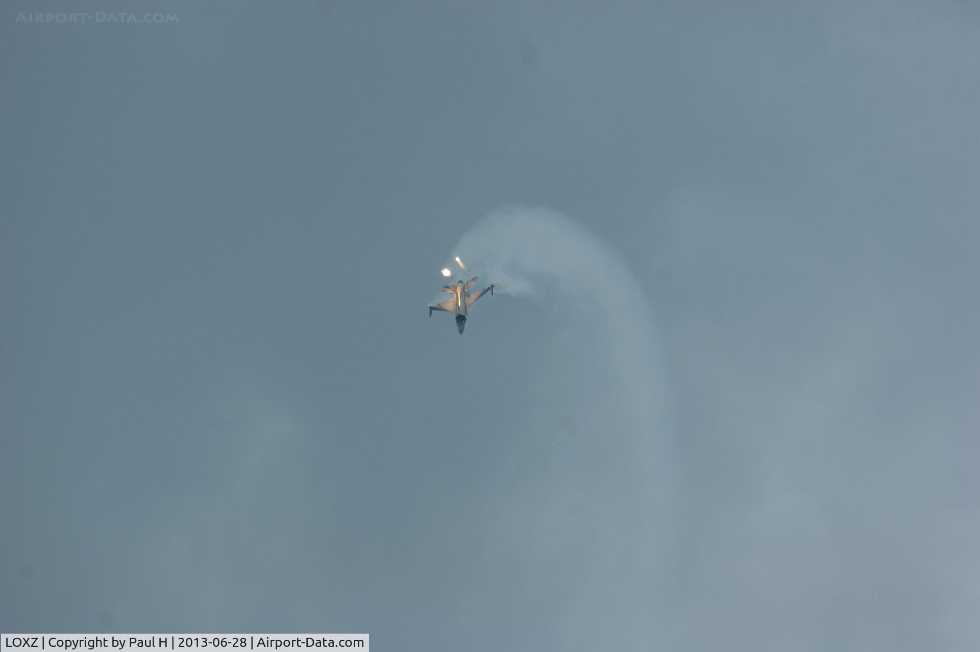 LOXZ Airport - F-16 Display at Airpower13, LOXZ