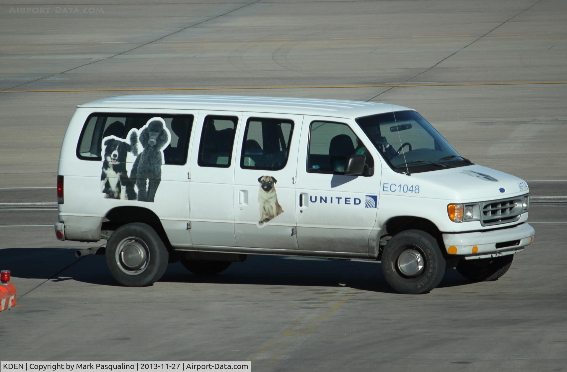 Denver International Airport (DEN) - Pet Mobile