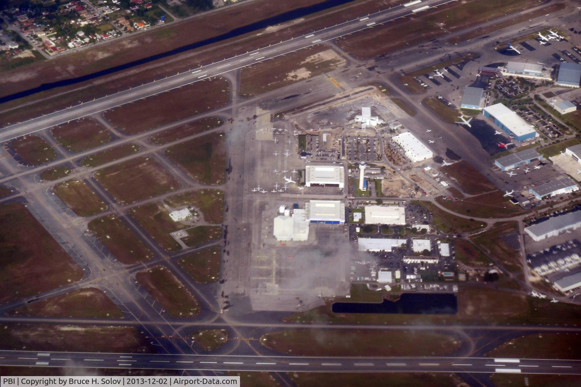 Palm Beach International Airport (PBI) - On approach to MIA, aerial view of the airport