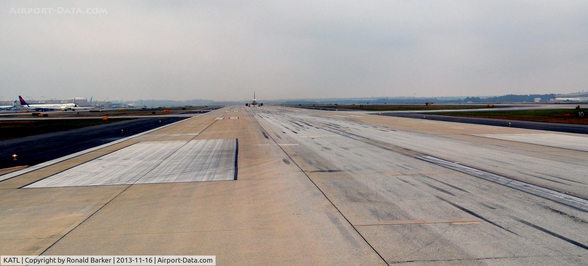 Hartsfield - Jackson Atlanta International Airport (ATL) - Departing traffic rwy 27/9 Atlanta