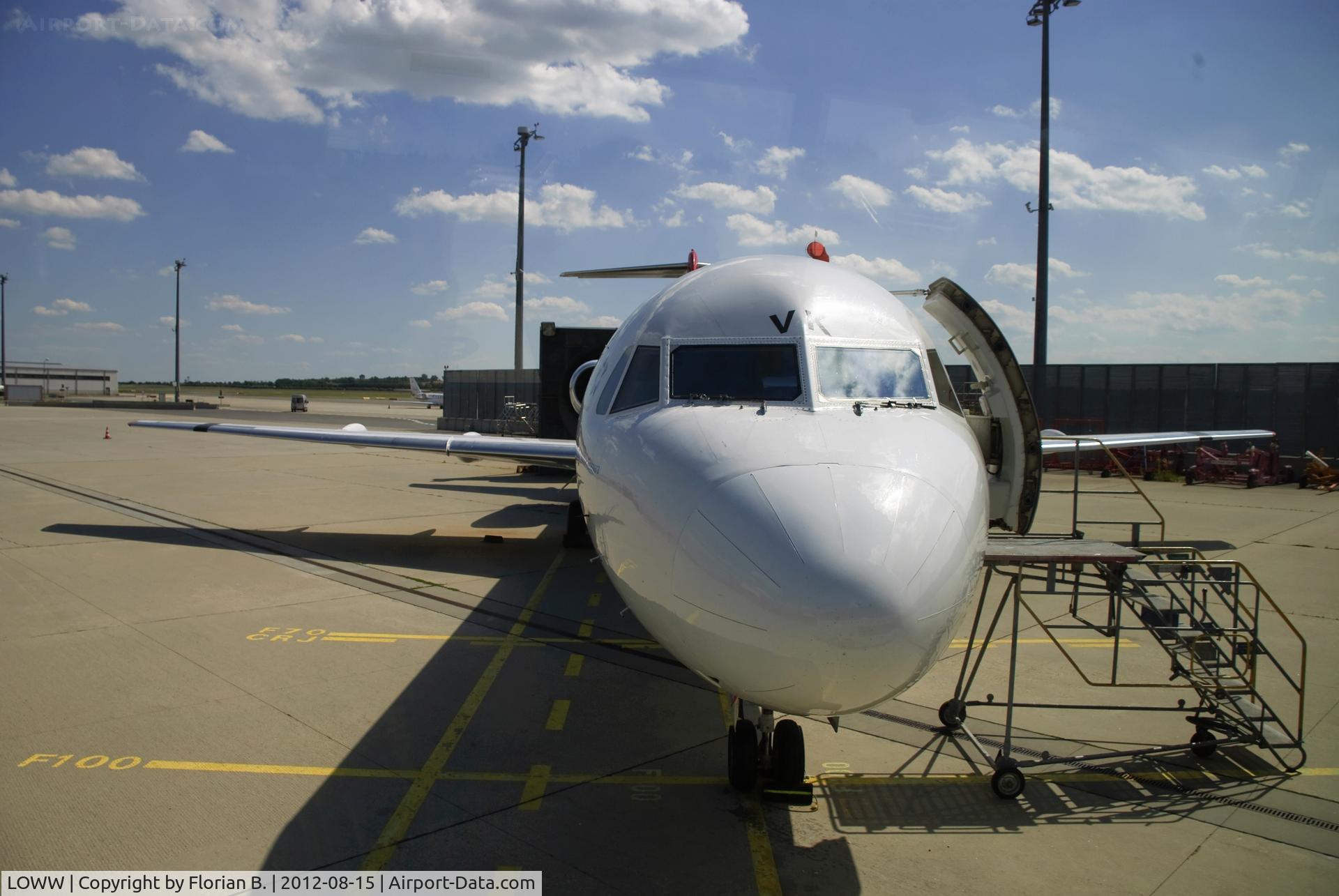 Vienna International Airport, Vienna Austria (LOWW) - Fokker 100