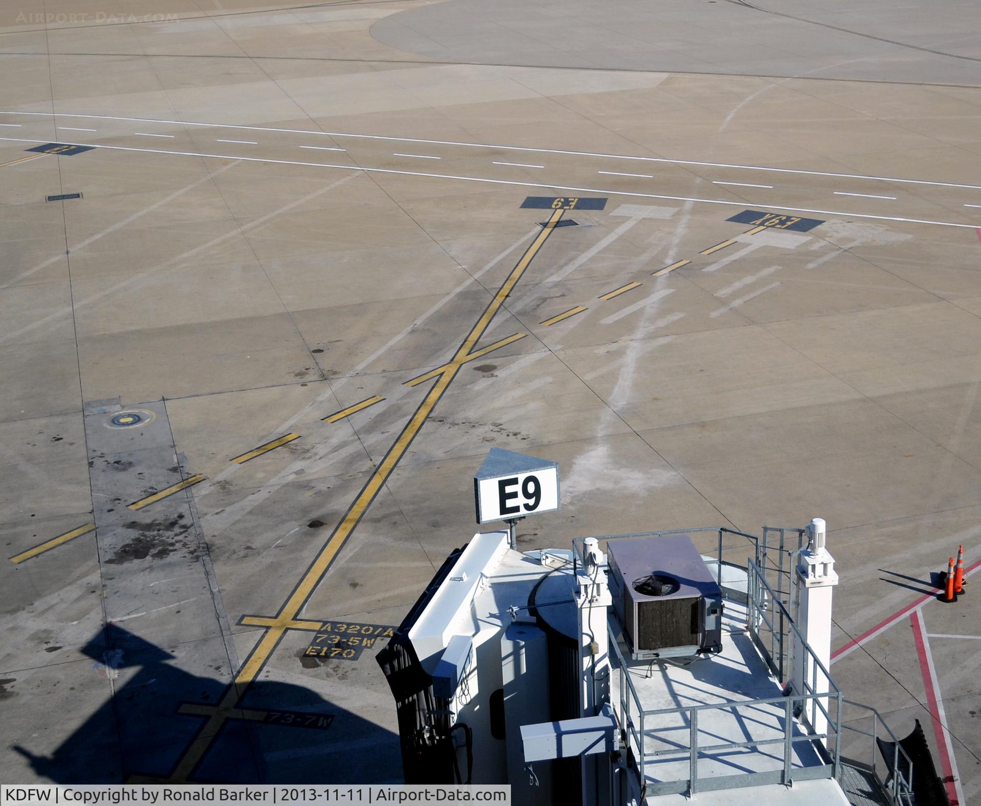 Dallas/fort Worth International Airport (DFW) - Aircraft parking lines at Gate E9 DFW
