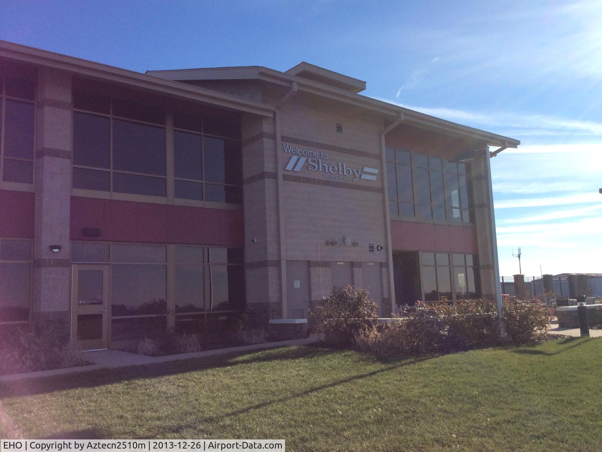 Shelby-cleveland County Regional Airport (EHO) - A new and very nice terminal