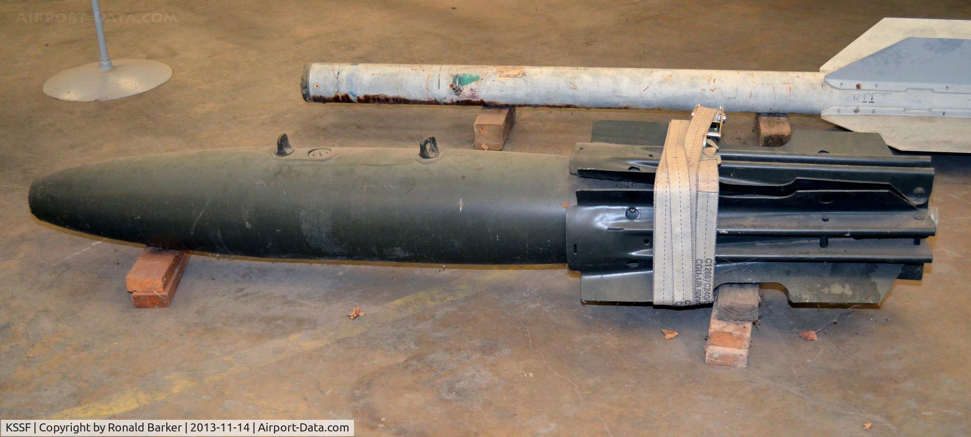 Stinson Municipal Airport (SSF) - Mk-82SE (snake eye) on display at the Texas Air Museum