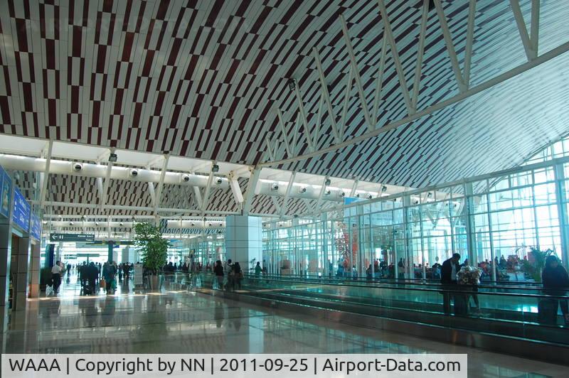 Hasanuddin Airport, Makassar / Ujung Pandang, South Sulawesi Indonesia (WAAA) - Sultan Hasanuddin International Airport, Makassar, South Sulawesi - Indonesia. Interior of the Terminal building