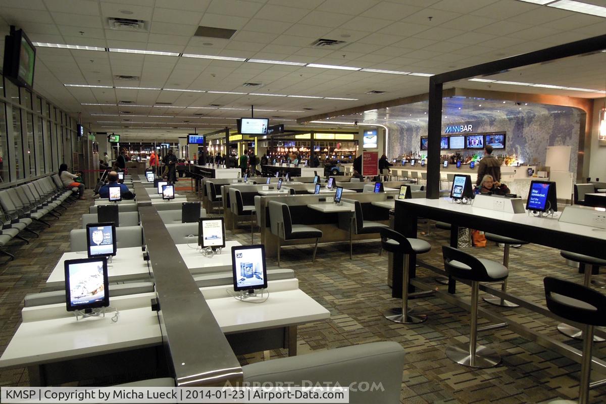 Minneapolis-st Paul Intl/wold-chamberlain Airport (MSP) - What a great terminal: Lots of iPads free to use (including free WiFi)!