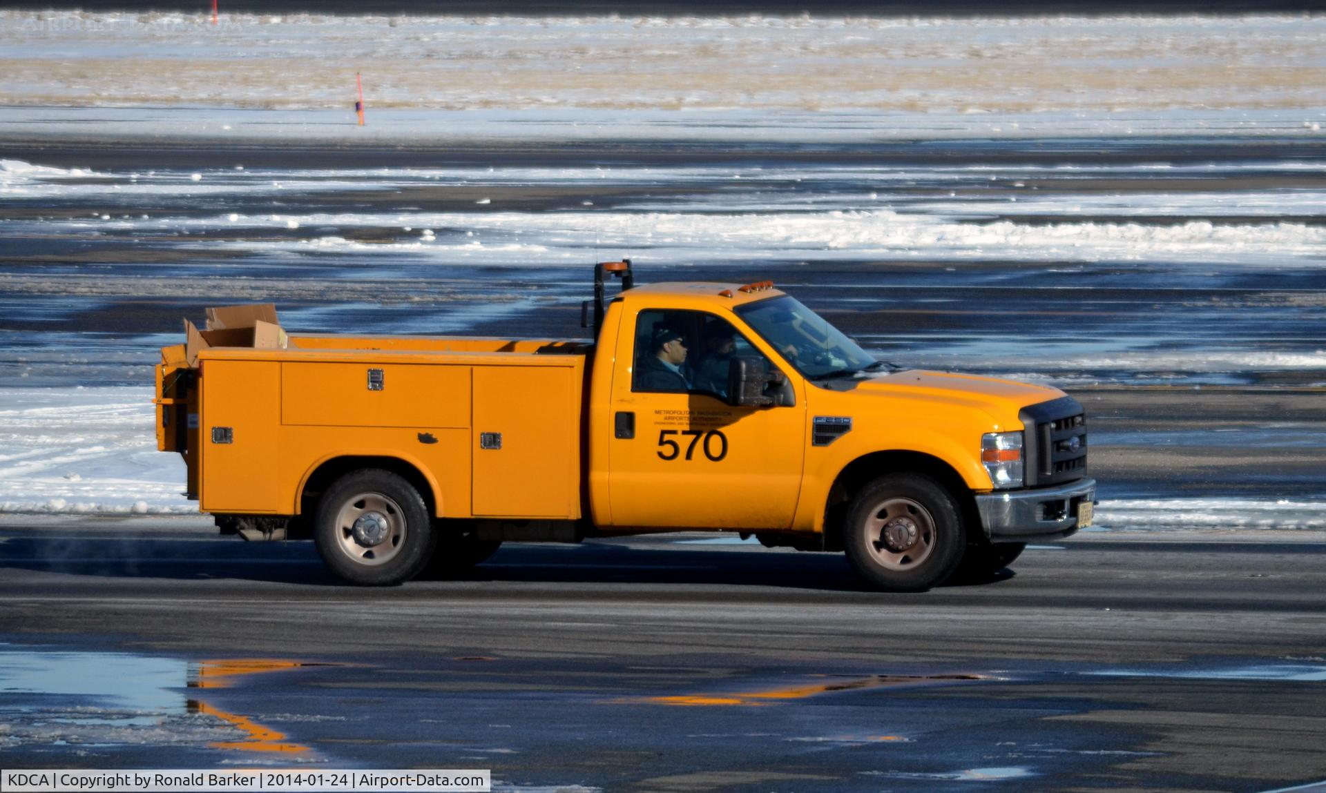 Ronald Reagan Washington National Airport (DCA) - Truck 570 National