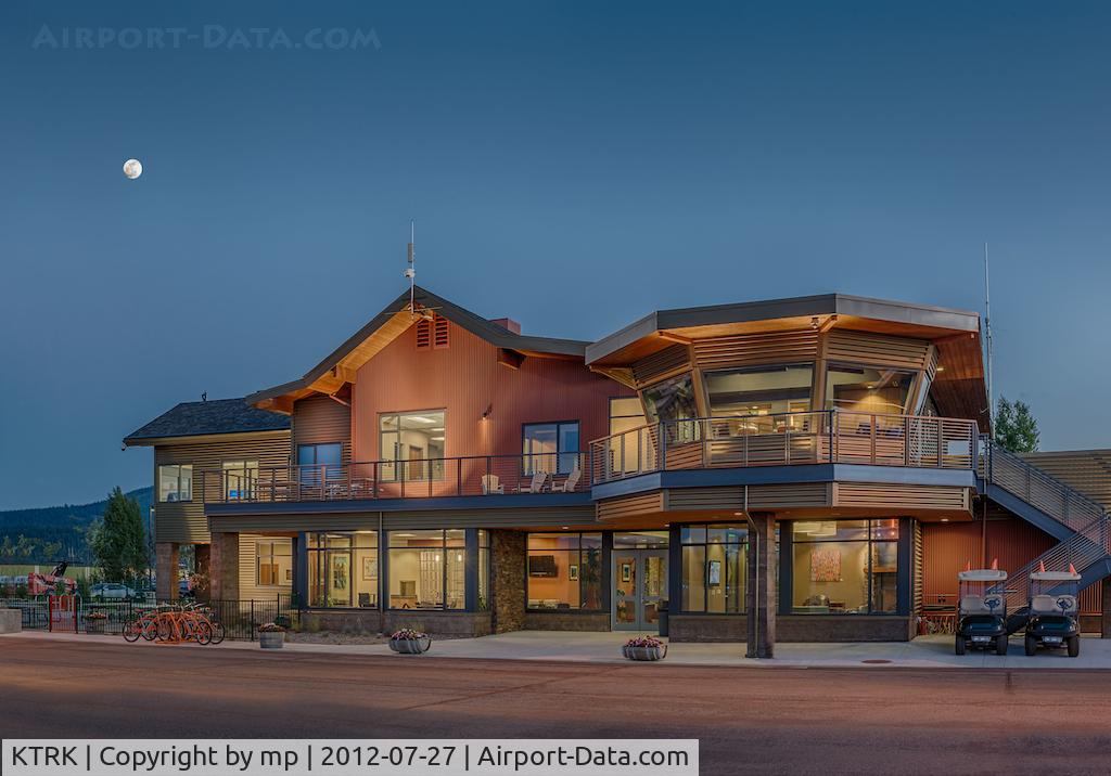 Truckee-tahoe Airport (TRK) - Ramp view of Terminal