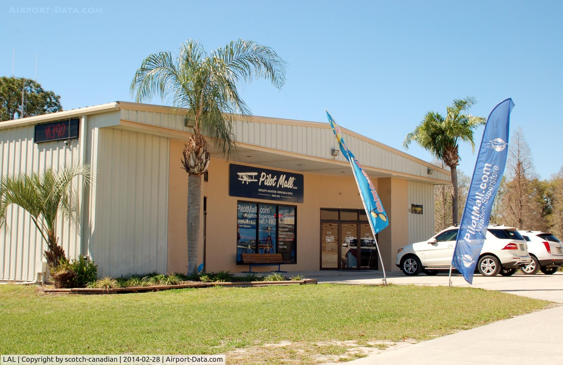 Lakeland Linder Regional Airport (LAL) - Pilot Mall at Lakeland Linder Regional Airport, Lakeland, FL 