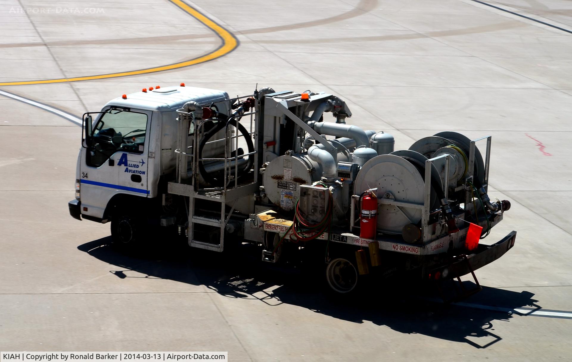 George Bush Intercontinental/houston Airport (IAH) - Fuel pumper