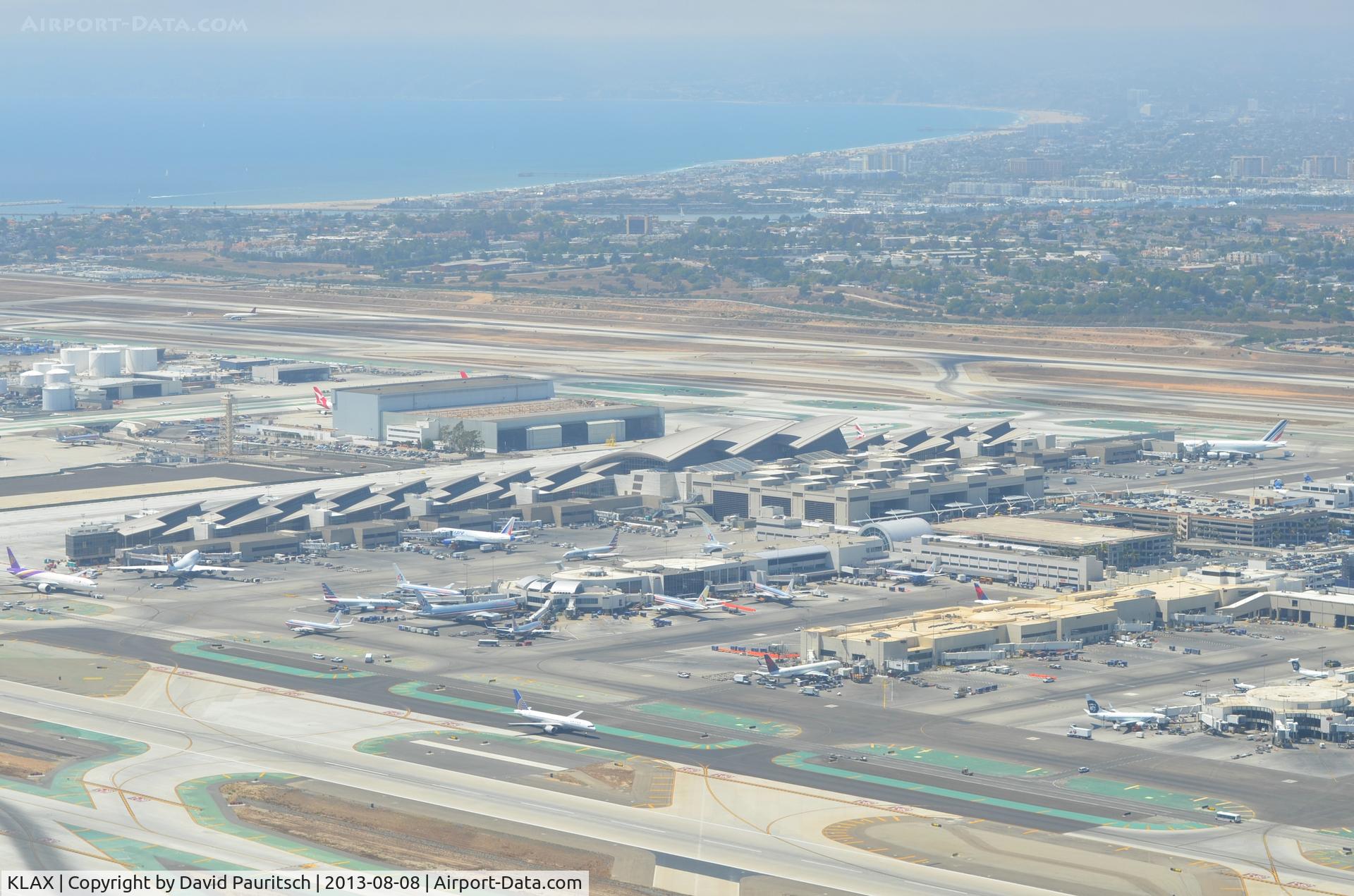 Los Angeles International Airport (LAX) - Stunning view!