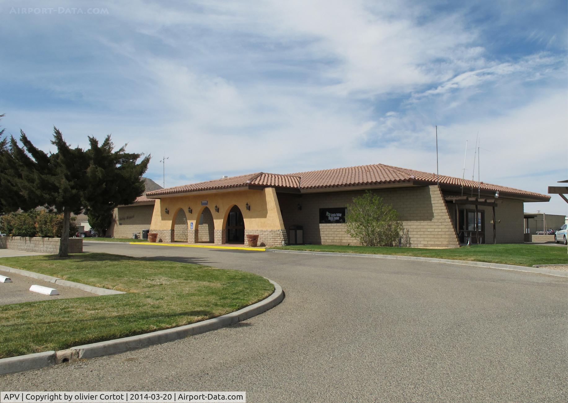 Apple Valley Airport (APV) - office building