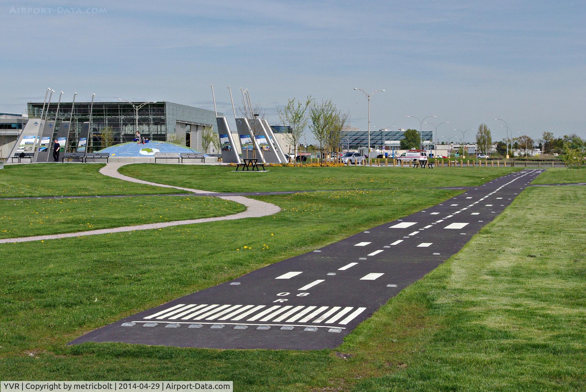 Vancouver International Airport, Vancouver, British Columbia Canada (YVR) - Parc 