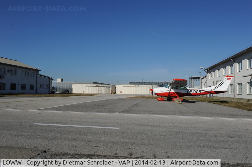 Vienna International Airport, Vienna Austria (LOWW) - Vienna Airport
