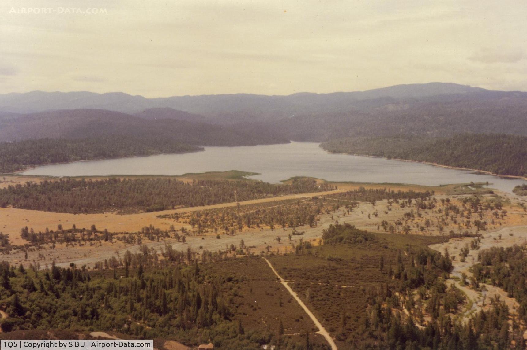 Gravelly Valley Airport (1Q5) - Pillsbury on one of many flights there.View is to the southeast.