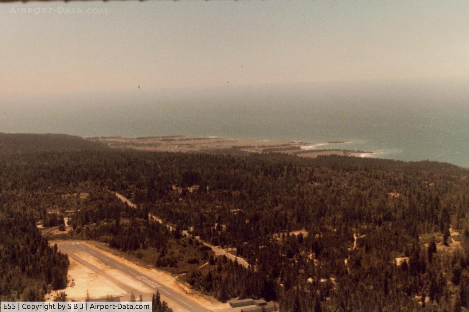 Ocean Ridge Airport (E55) - Nice airport but can be a bit (wind & turbulence) difficult at times. Also the south part of the runway is on a slope .This caused an accident (10-10-82 & 3-6-77) when 2 planes departed in opposite directions! Only good at airshows!