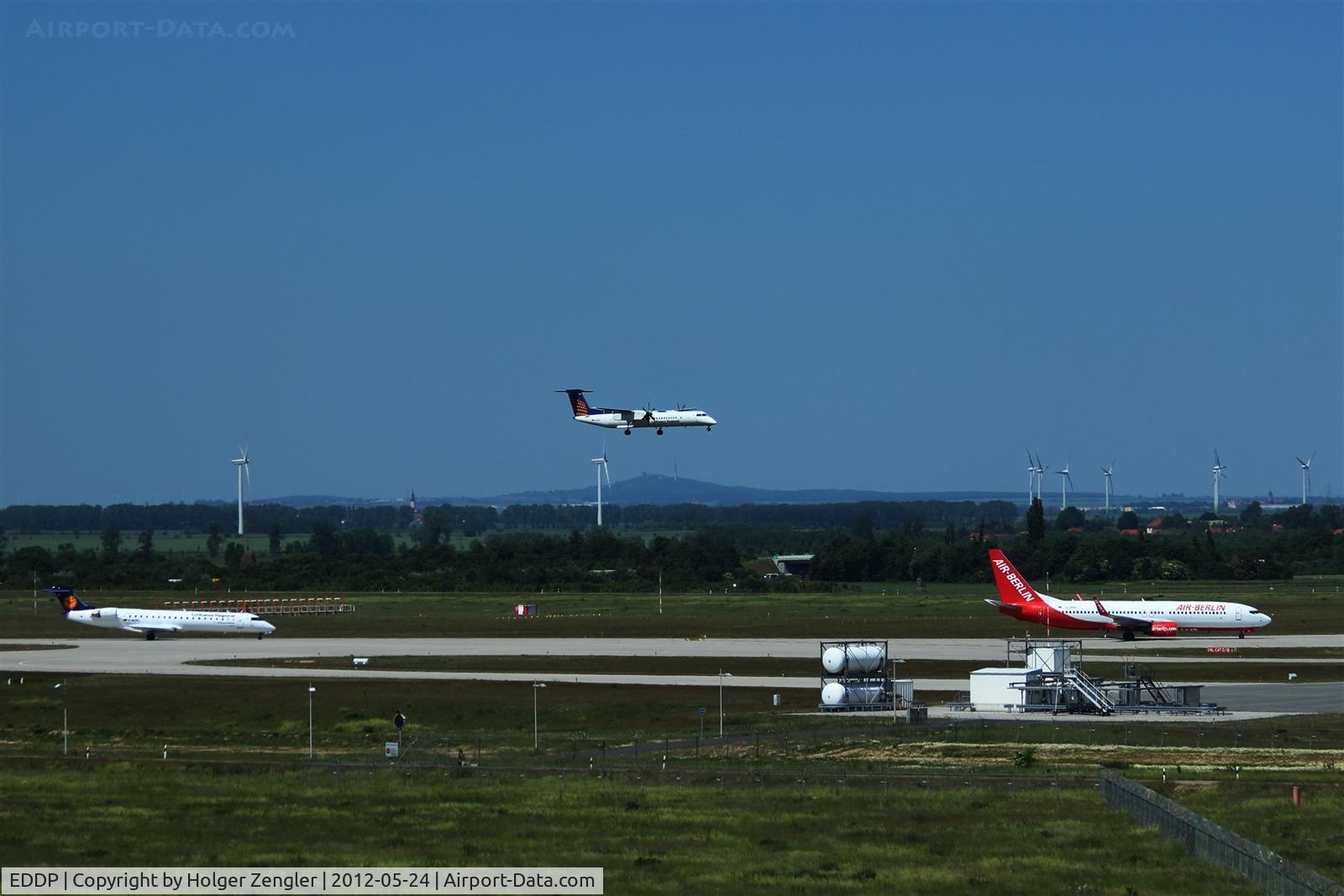 Leipzig/Halle Airport, Leipzig/Halle Germany (EDDP) - Meeting of inbound and outbound traffic at holding point 08L.....