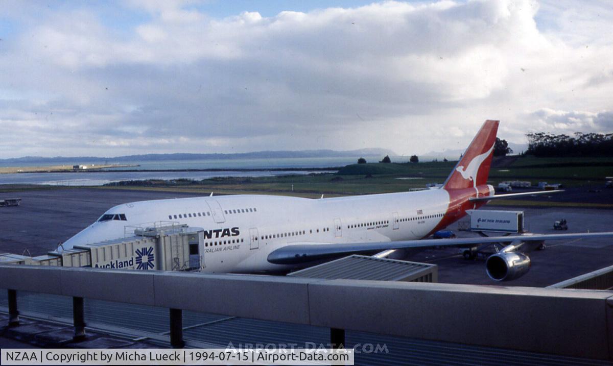Auckland International Airport, Auckland New Zealand (NZAA) - QF B747-300 at AKL