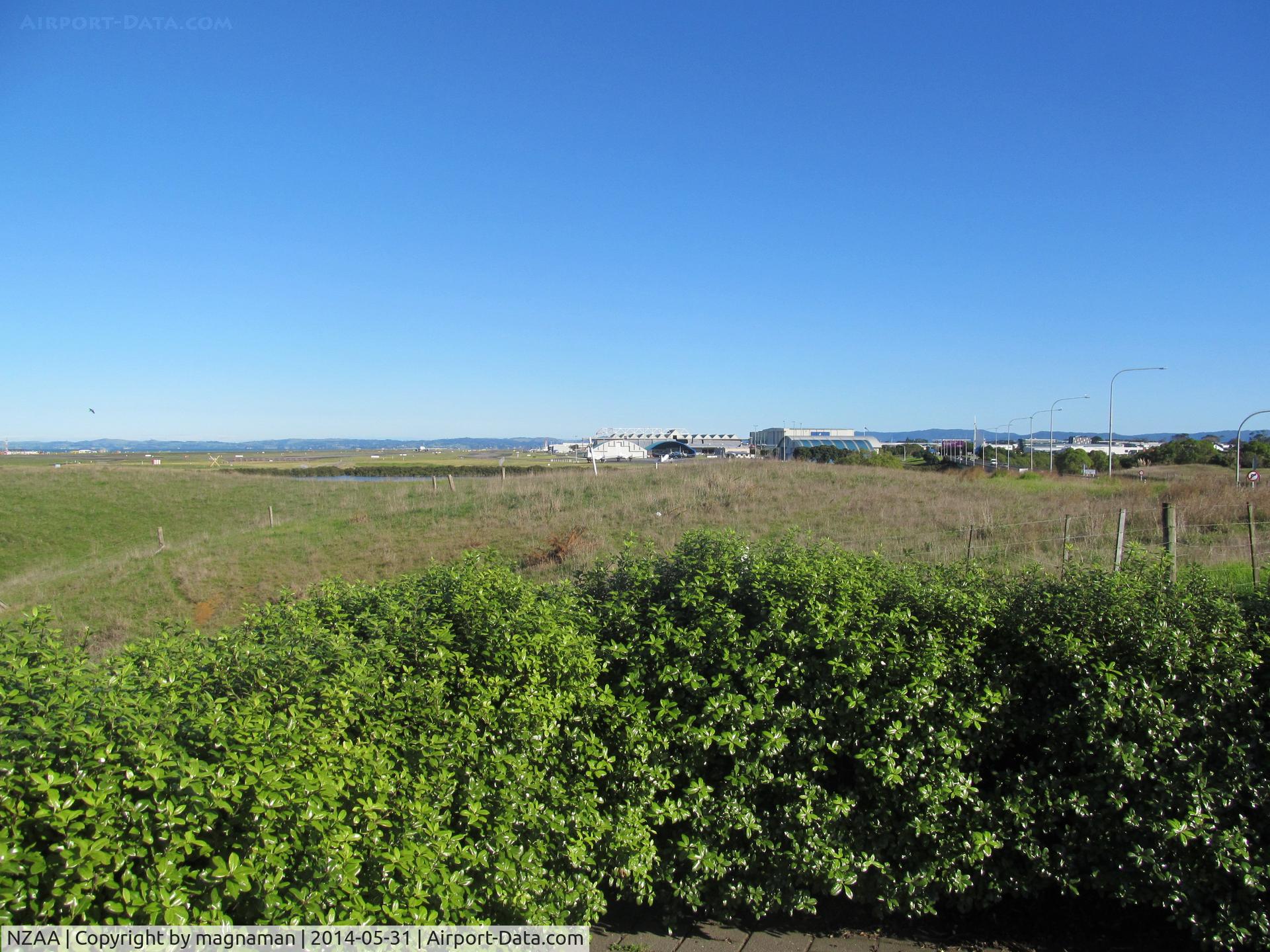 Auckland International Airport, Auckland New Zealand (NZAA) - View from east end public viewing on manukau (puhinui road) entry