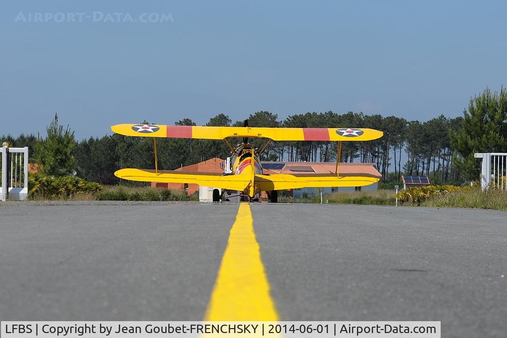 Biscarrosse Airport, Parentis Airport France (LFBS) - private taxiway