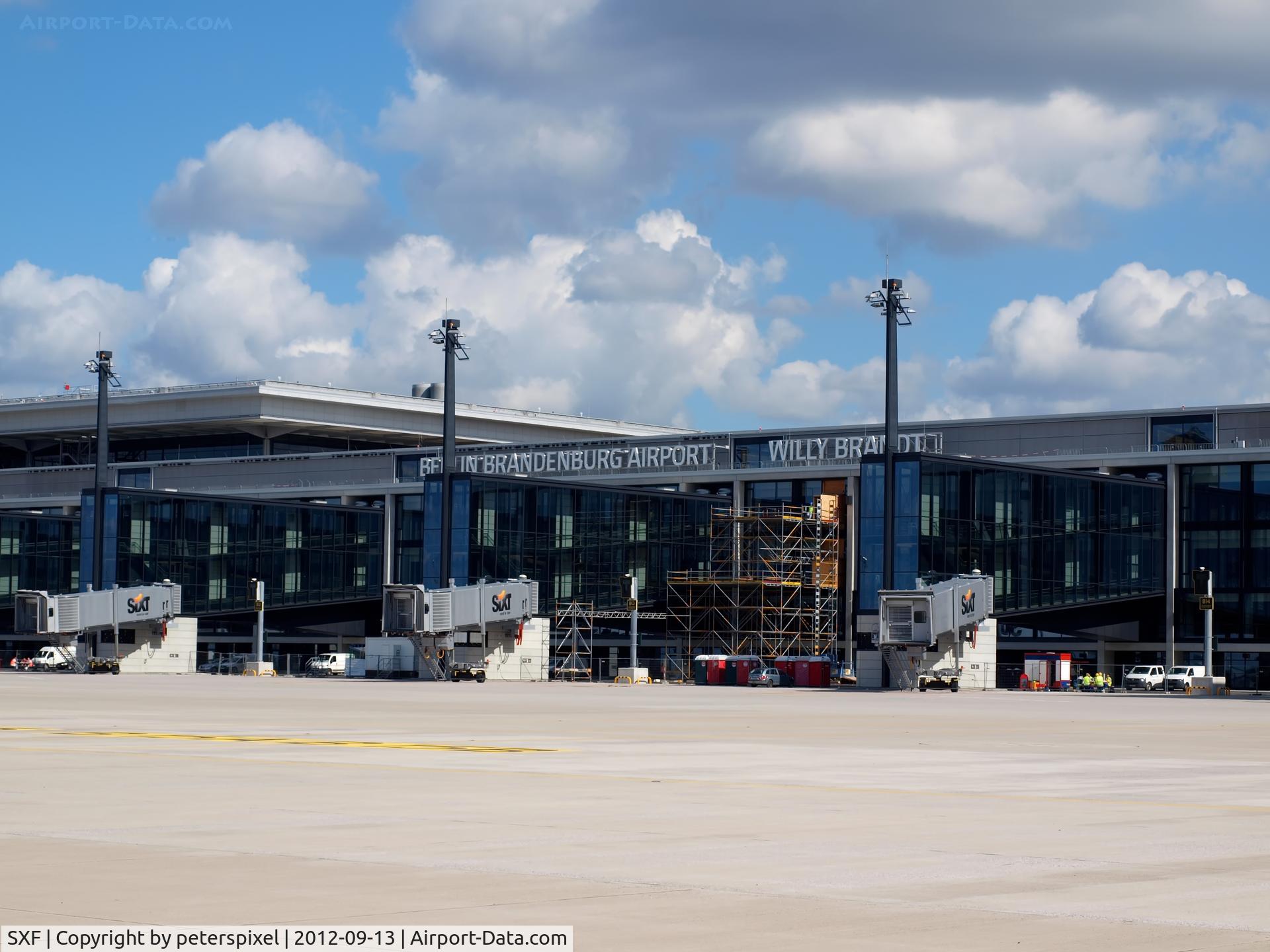 Berlin Brandenburg International Airport, Berlin Germany (SXF) - Rundgang durch den Flughafen Berlin- Brandenburg (tour of Berlin- Brandenburg Airport)