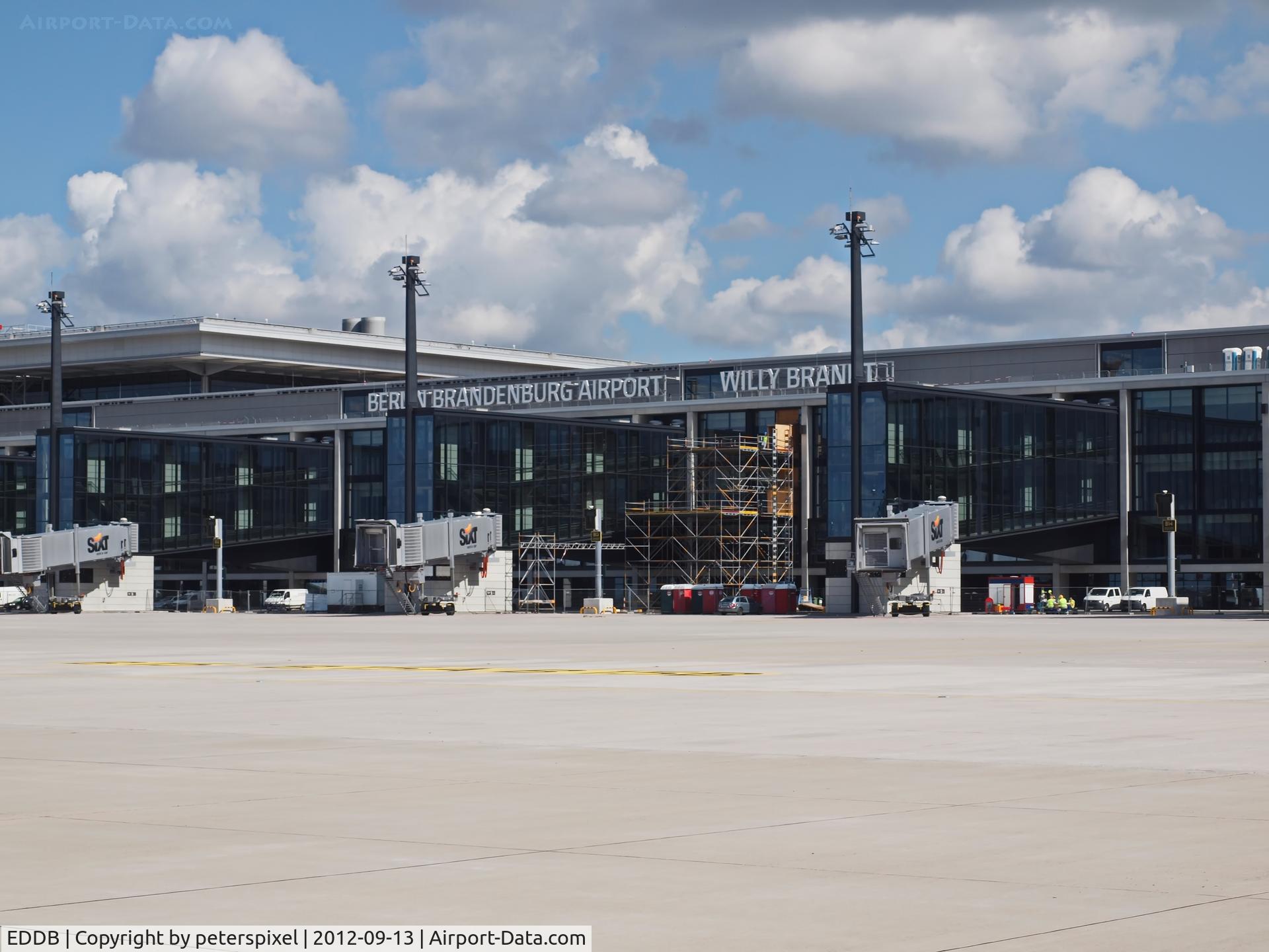 Berlin Brandenburg International Airport, Berlin Germany (EDDB) - Rundgang durch den Flughafen Berlin- Brandenburg (tour of Berlin- Brandenburg Airport)