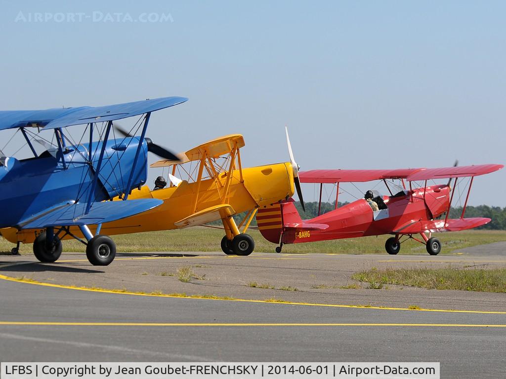 Biscarrosse Airport, Parentis Airport France (LFBS) - Stampe....