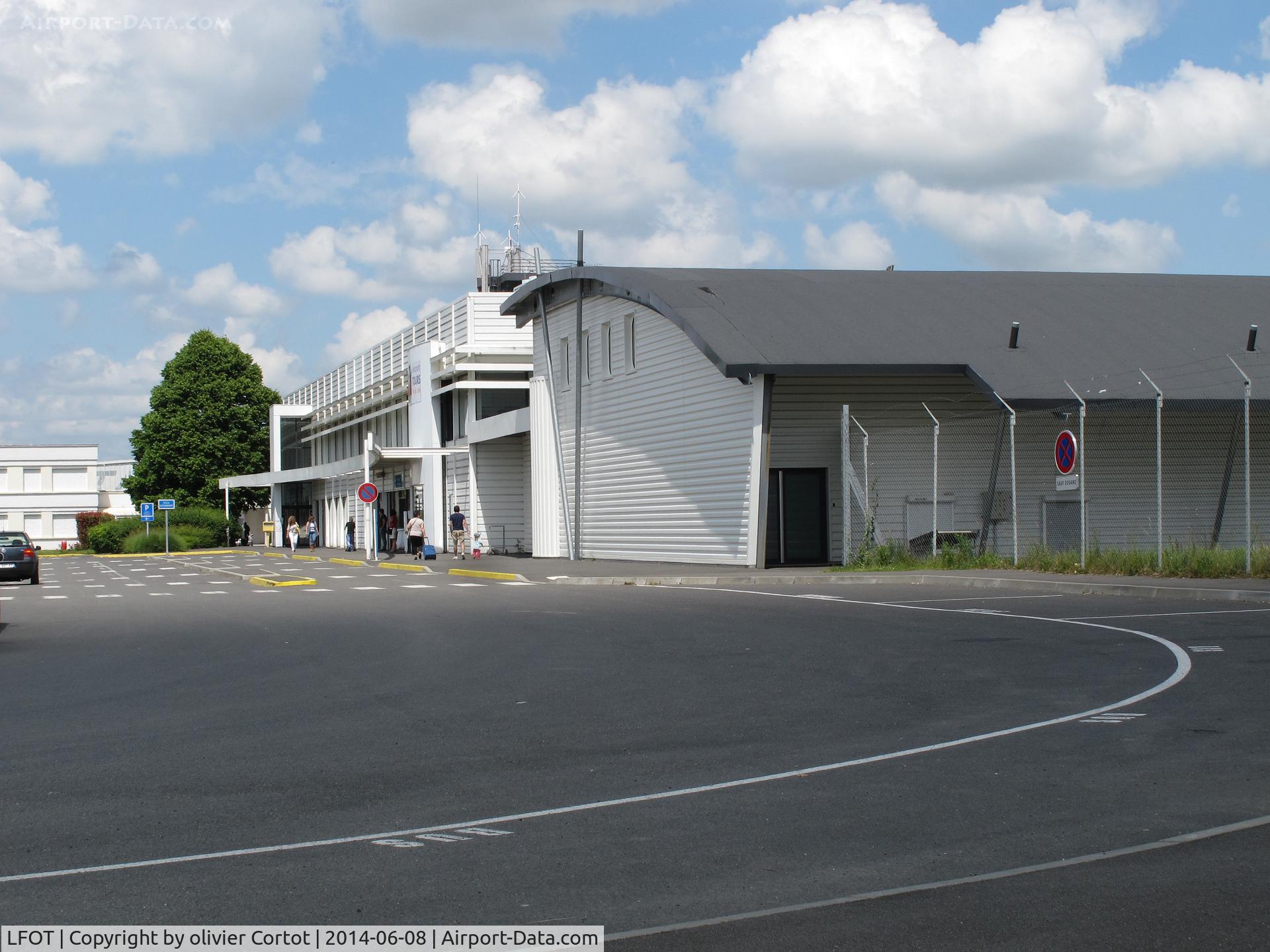 Tours Val de Loire Airport, Tours France (LFOT) - the terminal