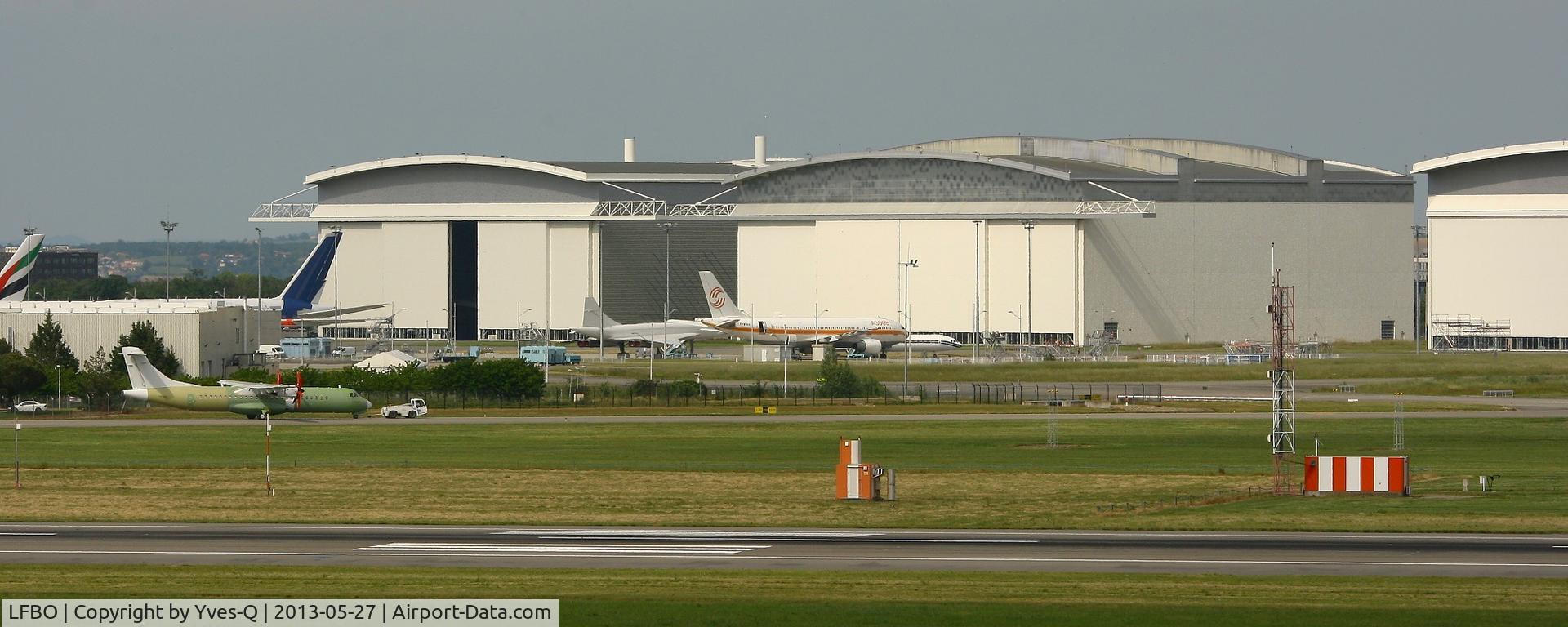 Toulouse Airport, Blagnac Airport France (LFBO) - Airbus Industries assembly plants , Toulouse-Blagnac  Airport (LFBO-TLS)