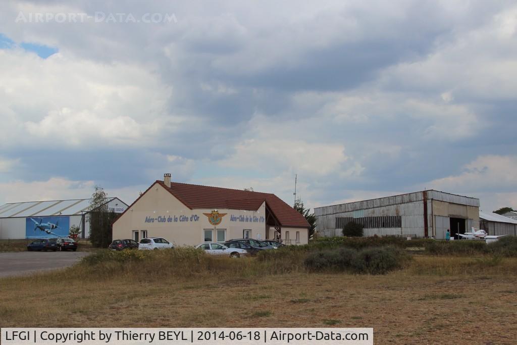 Dijon Darois Airport, Dijon France (LFGI) - Entrance with club-house of Aéroclub de Côte d'Or, behind it's the 