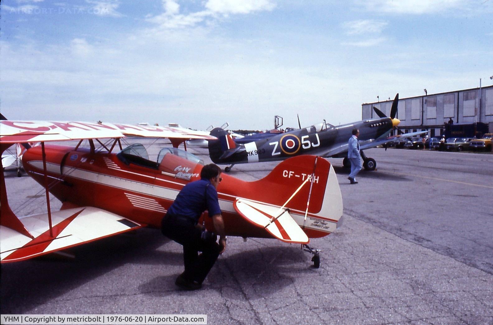 Hamilton/John C. Munro International Airport (Hamilton International, John C. Munro Hamilton International Airport), Hamilton, Ontario Canada (YHM) - 1971 Pitts S1C Special at the 1976 Hamilton Airshow