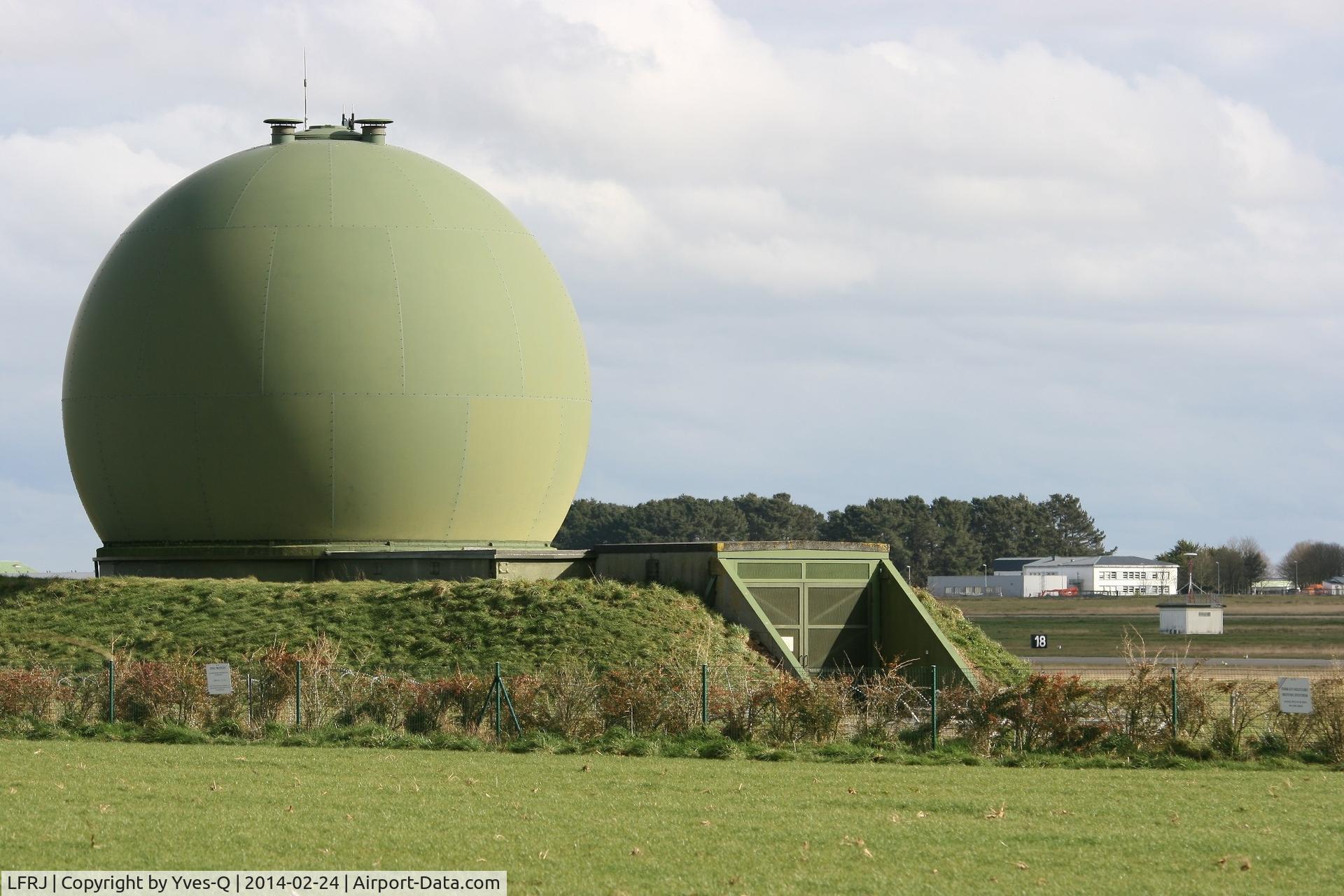 Landivisiau Airport, Landivisiau France (LFRJ) - Landivisiau naval air base (LFRJ)