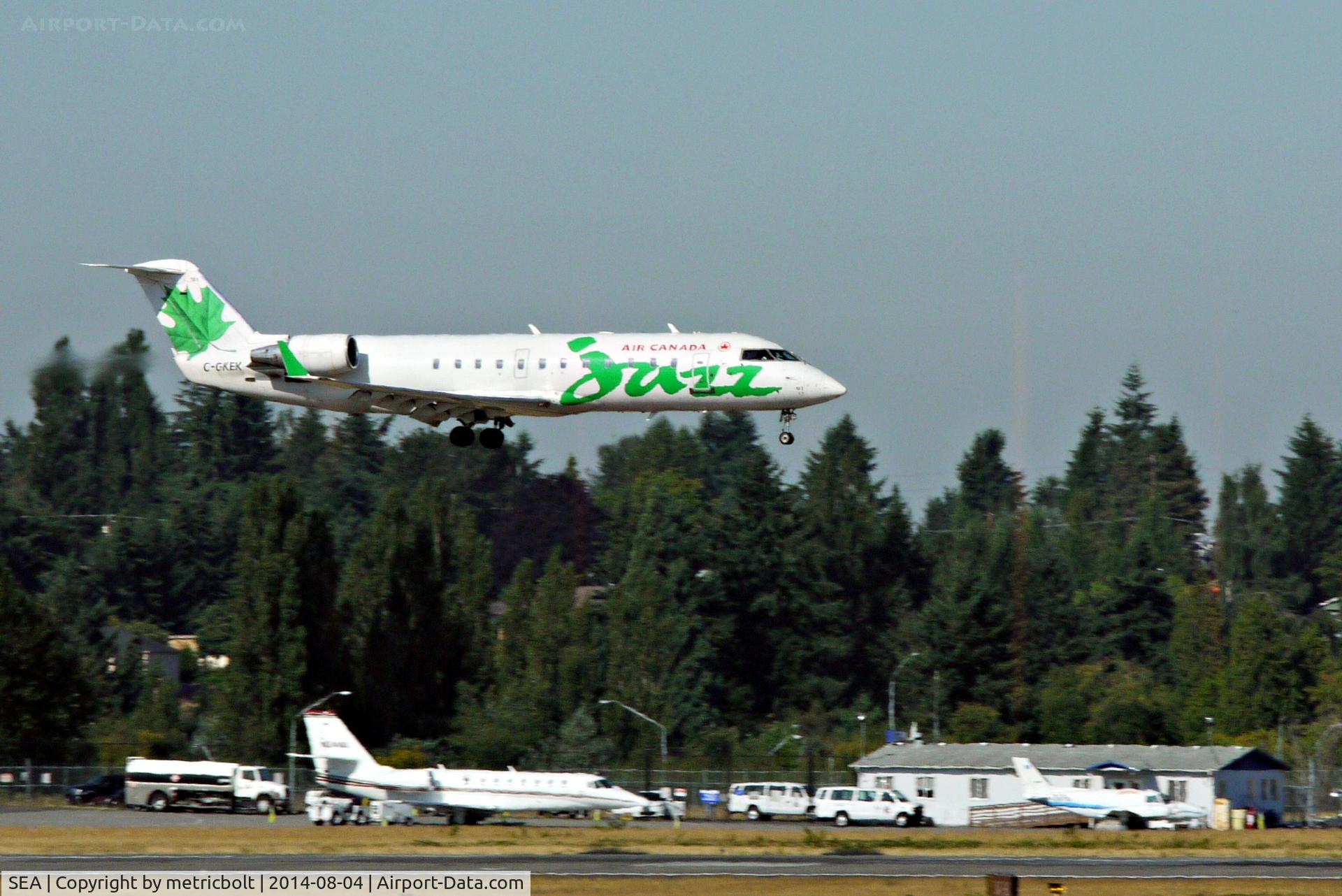 Seattle-tacoma International Airport (SEA) - Jazz landing in Seattle