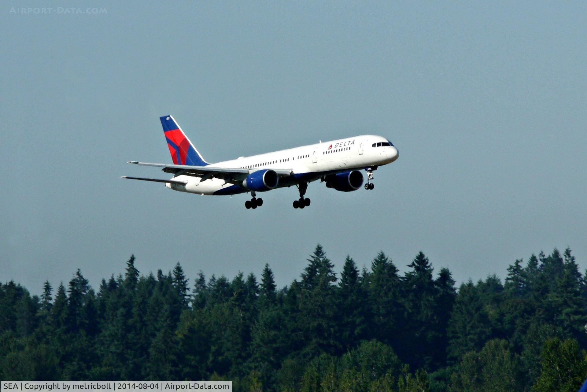 Seattle-tacoma International Airport (SEA) - Delta B757 at Seattle