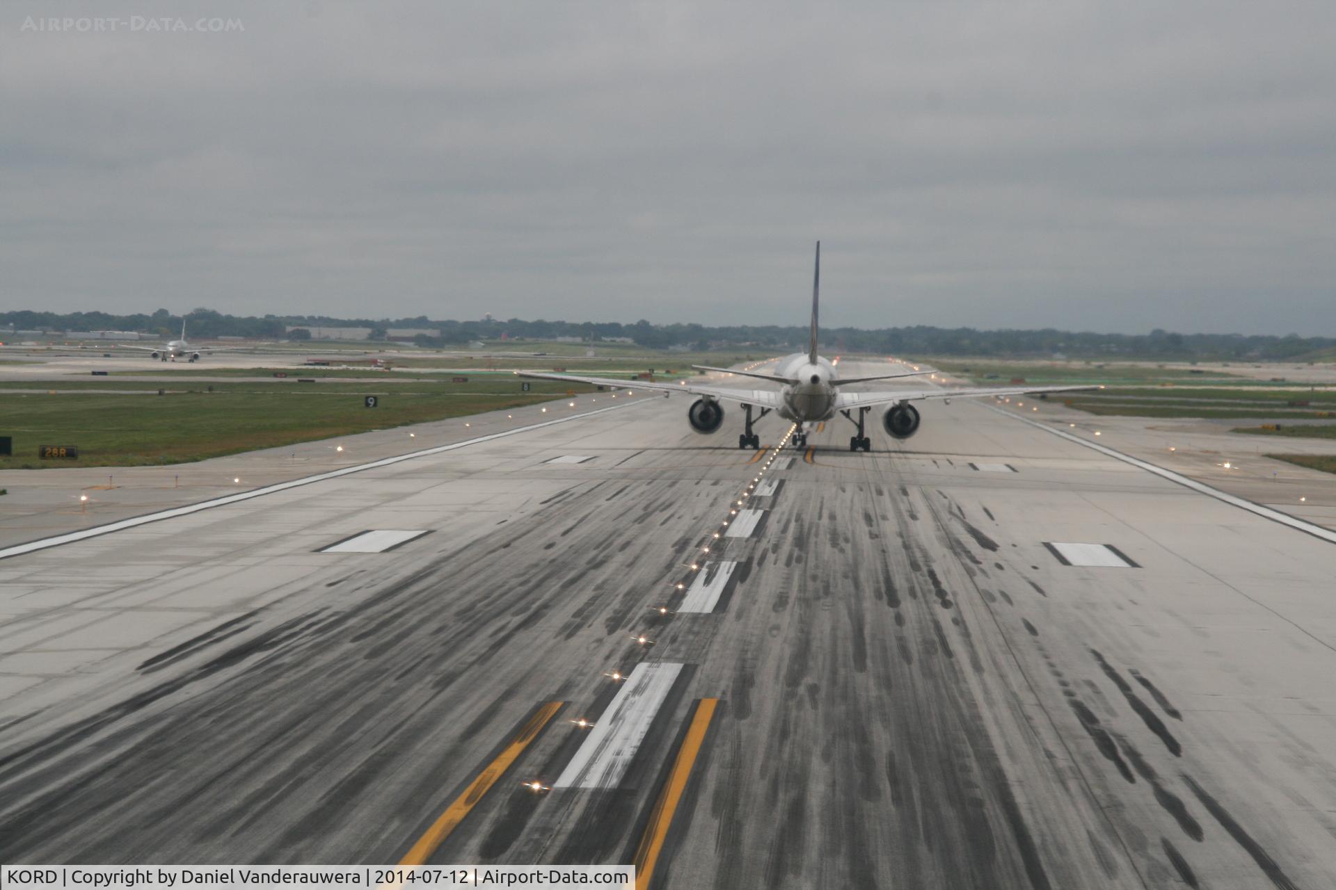 Chicago O'hare International Airport (ORD) - Aligning to take off